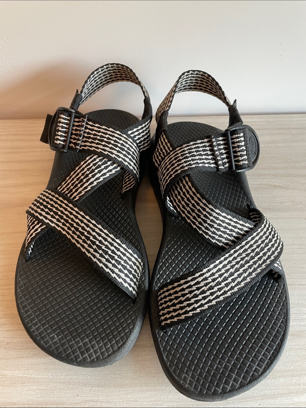 Chaco Mega Z Cloud Prong Black White Stripe Wide Strap Sandals Women’s Size 8M